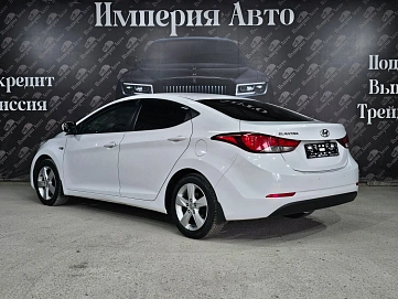 Hyundai Elantra, 2015г., передний привод, автомат