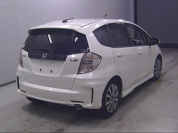 Honda Fit, 2013г., передний привод, вариатор