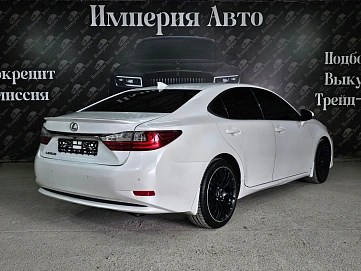 Lexus ES, 2017г., передний привод, автомат