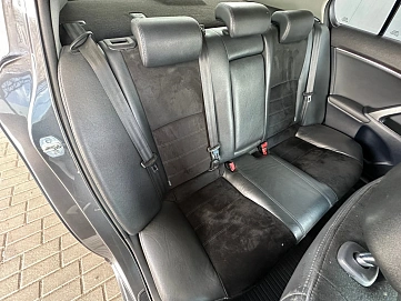 Toyota Avensis, 2012г., передний привод, вариатор
