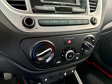Hyundai Solaris, 2017г., передний привод, автомат