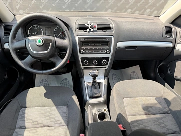 Skoda Octavia, 2011г., передний привод, робот