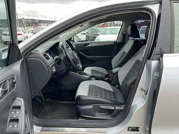 Volkswagen Jetta, 2012г., передний привод, автомат