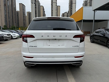 Skoda Karoq, 2021г., передний привод, автомат