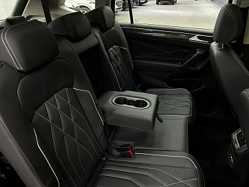 Volkswagen Tiguan, 2023г., полный привод, робот