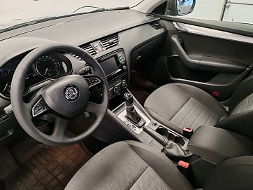 Skoda Octavia, 2014г., передний привод, робот