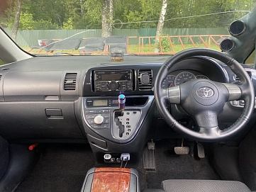 Toyota Wish, 2003г., передний привод, автомат
