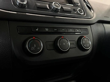 Volkswagen Tiguan, 2012г., передний привод, автомат