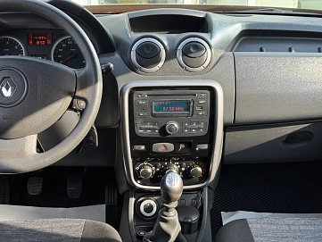Renault Duster, 2012г., полный привод, механика
