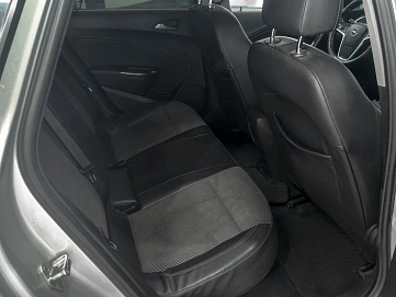 Opel Astra, 2010г., передний привод, автомат