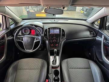 Opel Astra, 2012г., передний привод, автомат