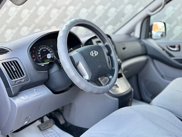 Hyundai Grand Starex, 2011г., задний привод, автомат
