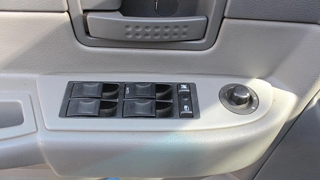 Dodge Durango, 2005г., передний привод, механика