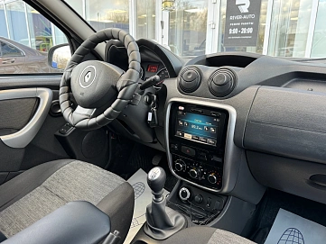 Renault Duster, 2015г., полный привод, механика