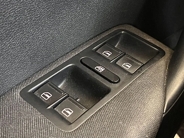 Volkswagen Polo, 2015г., передний привод, автомат