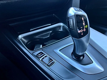 BMW 3 серии, 2013г., задний привод, автомат