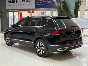 Volkswagen Tiguan, 2022г., передний привод, робот