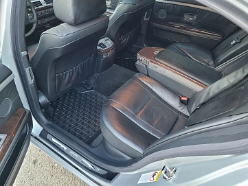 BMW 7 серии, 2004г., задний привод, автомат