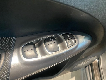 Nissan Juke, 2011г., передний привод, вариатор