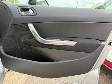 Peugeot 408, 2013г., передний привод, механика