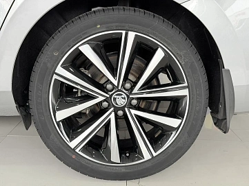 Skoda Superb, 2022г., передний привод, робот