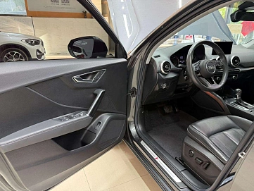 Audi Q2, 2023г., передний привод, робот