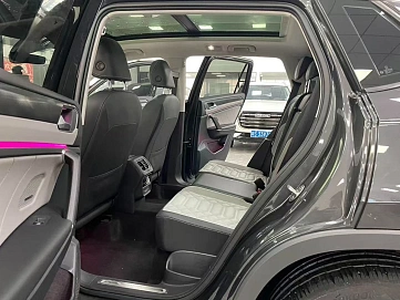 Volkswagen Tayron, 2022г, передний привод, робот