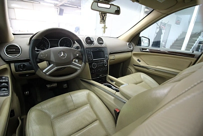 Mercedes-Benz M-Класс, 2010г., полный привод, автомат