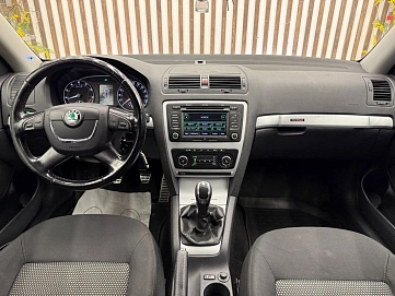 Skoda Octavia, 2011г., полный привод, механика