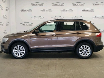 Volkswagen Tiguan, 2020г., передний привод, робот