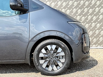 Hyundai Staria, 2022г., передний привод, автомат