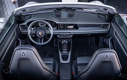 Porsche 911, 2024г., полный привод, робот