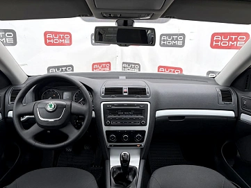 Skoda Octavia, 2011г., передний привод, механика