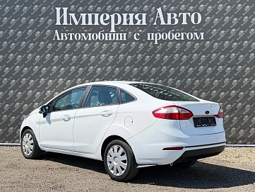 Ford Fiesta, 2015г., передний привод, робот