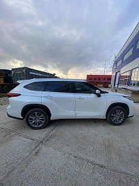 Toyota Highlander, 2023г., полный привод, автомат