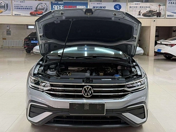 Volkswagen Tiguan, 2022г., передний привод, робот