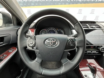 Toyota Camry, 2013г., передний привод, автомат