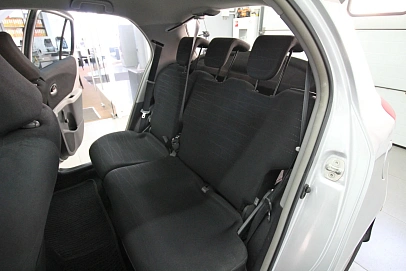 Toyota Yaris, 2008г., передний привод, робот