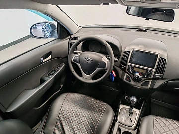Hyundai i30, 2011г., передний привод, автомат