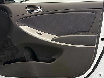 Hyundai Solaris, 2013г., передний привод, автомат