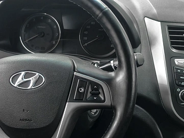 Hyundai Solaris, 2015г., передний привод, автомат