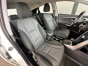 Hyundai i30, 2013г., передний привод, автомат