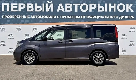 Honda Stepwgn, 2018г., передний привод, вариатор
