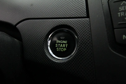 Toyota Yaris, 2008г., передний привод, робот