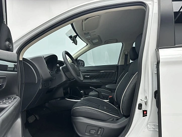 Mitsubishi Outlander, 2022г., передний привод, вариатор