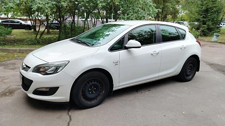 Opel Astra, 2015г, передний привод, автомат