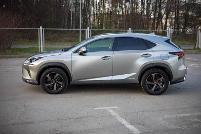 Lexus NX, 2021г., полный привод, вариатор