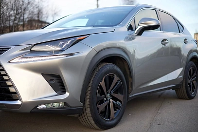 Lexus NX, 2021г, полный привод, вариатор