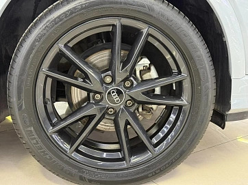 Audi Q2, 2022г., передний привод, робот