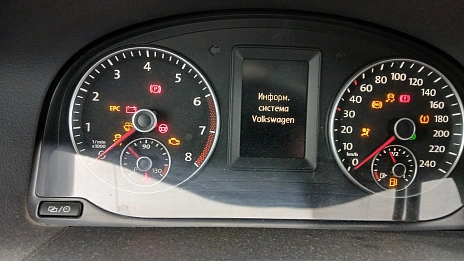 Volkswagen Touran, 2012г., передний привод, робот
